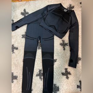 New Look Sport size medium leggings and long sleeve crop top